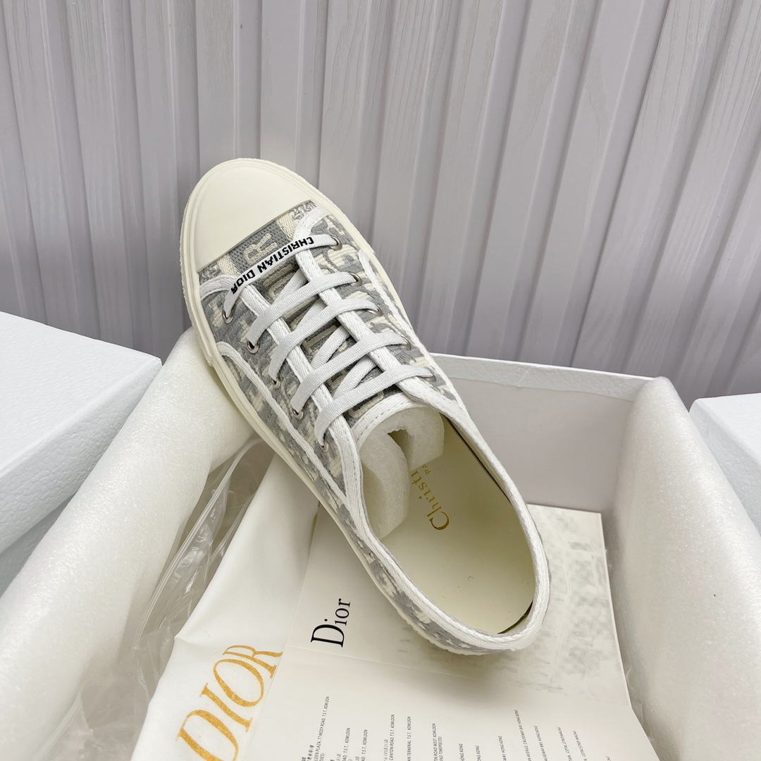 Women's high heels
